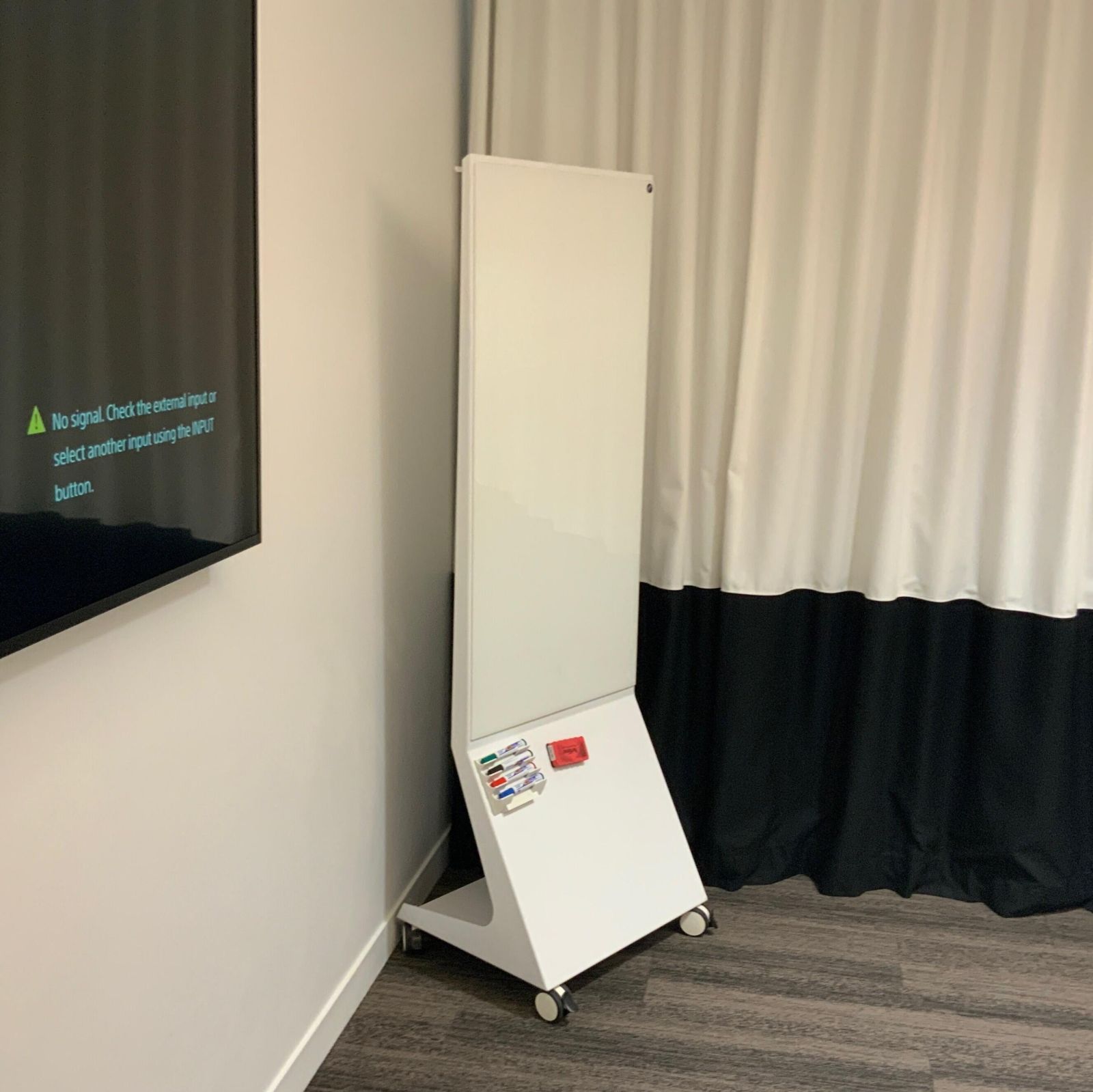 Tableau ecritoire metal / vitre blanc / gris