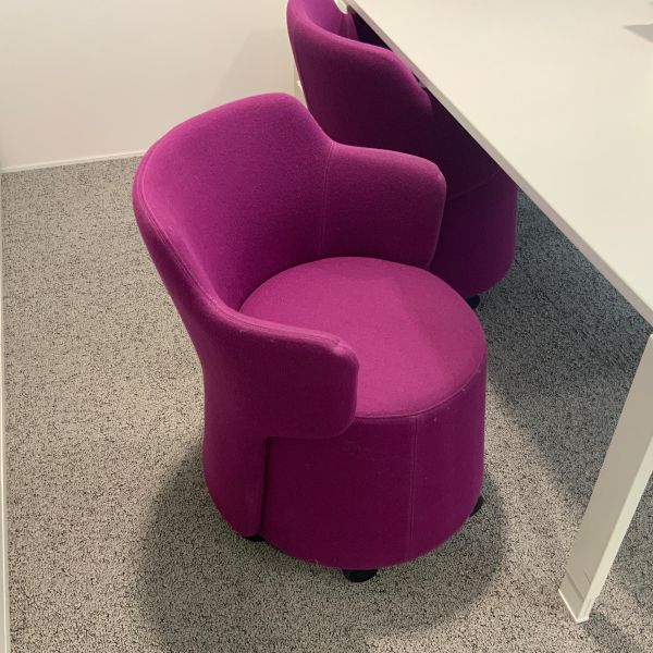 Fauteuil visiteur skomer tissu / metal rose