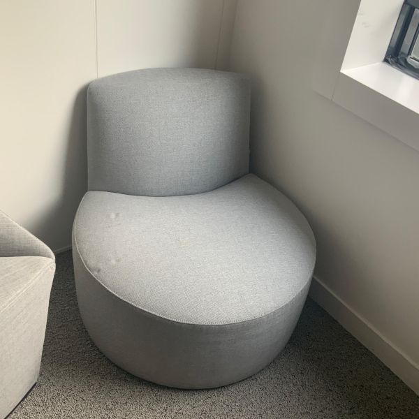 Fauteuil d'accueil tacchini tissu gris