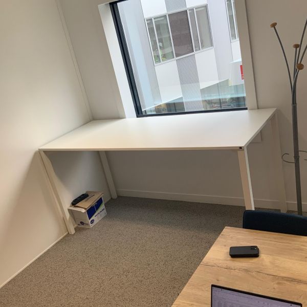 Table de reunion bene bois / metal blanc