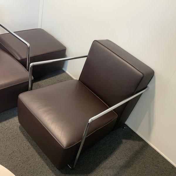 Fauteuil de salon cuir / metal marron/chrome