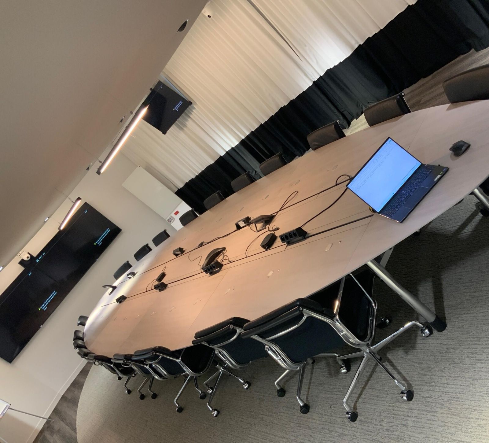 Table de reunion bois / metal bois / chrome