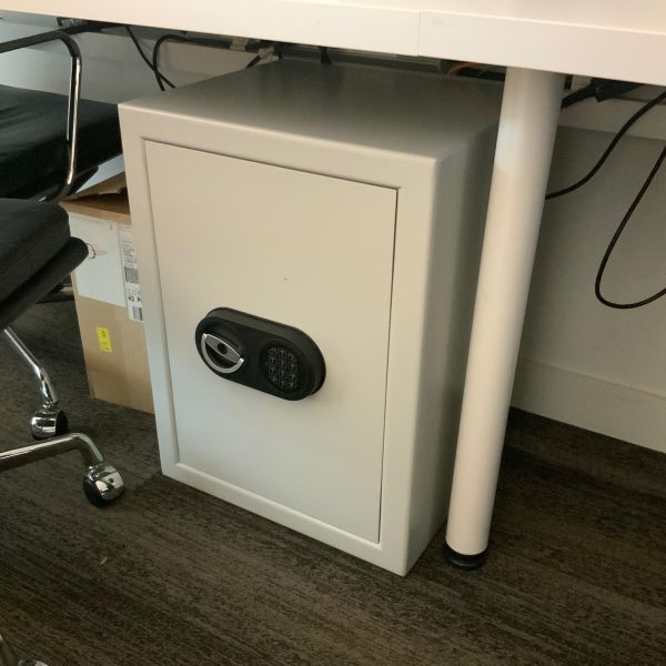 Coffre fort metal gris / blanc