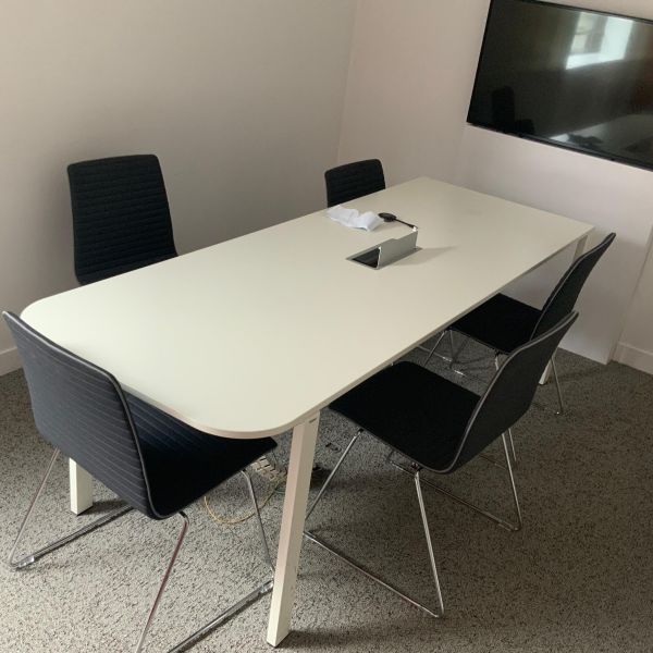 Table de reunion bene bois / metal blanc