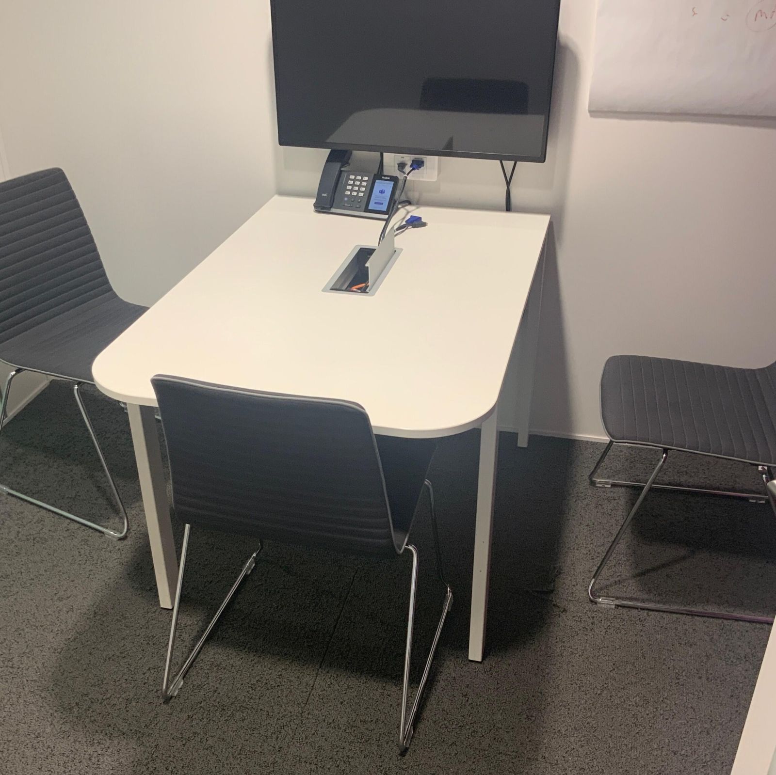 Table de reunion bene bois / metal blanc