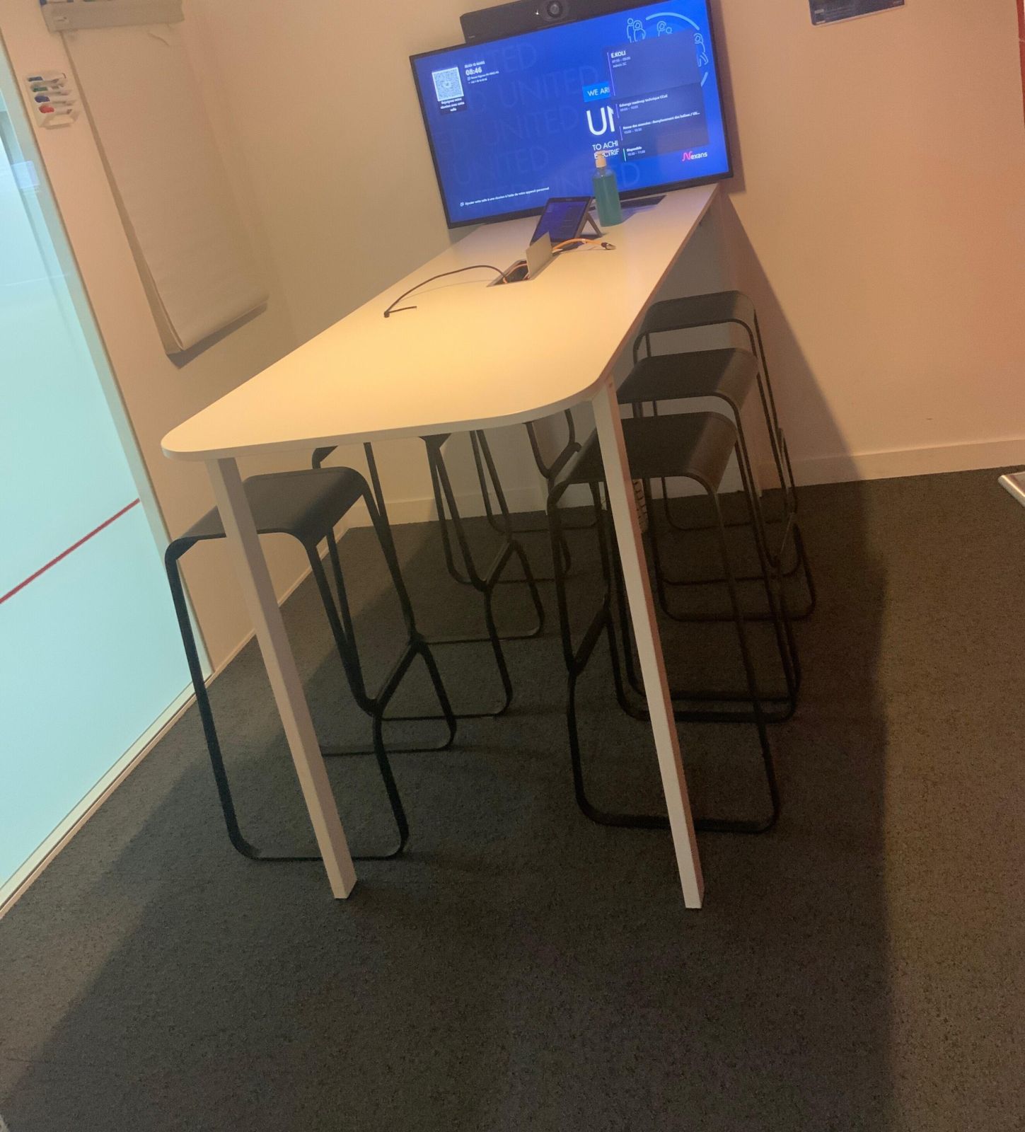 Table de reunion bene bois / metal blanc