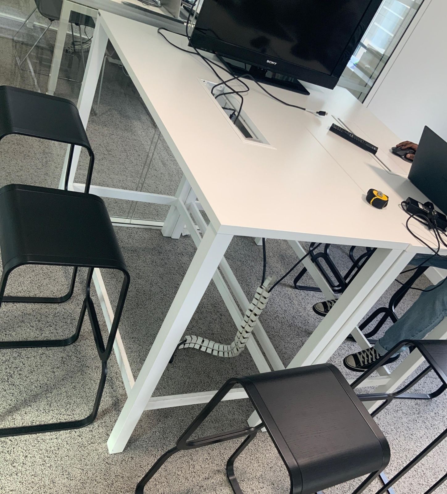 Table de reunion wiesner hager bois / metal blanc