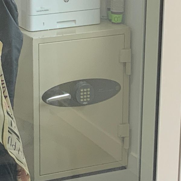 Coffre fort fischer metal gris