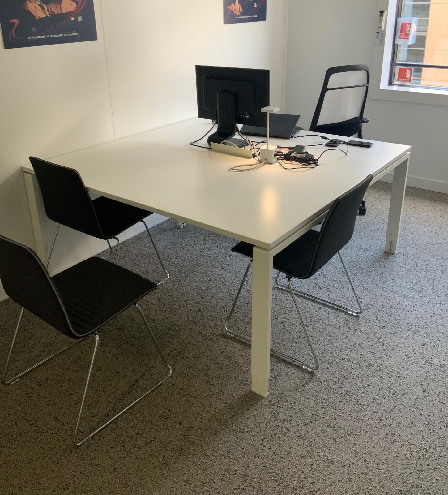 Bureau konig neurath bois / metal / plastique blanc