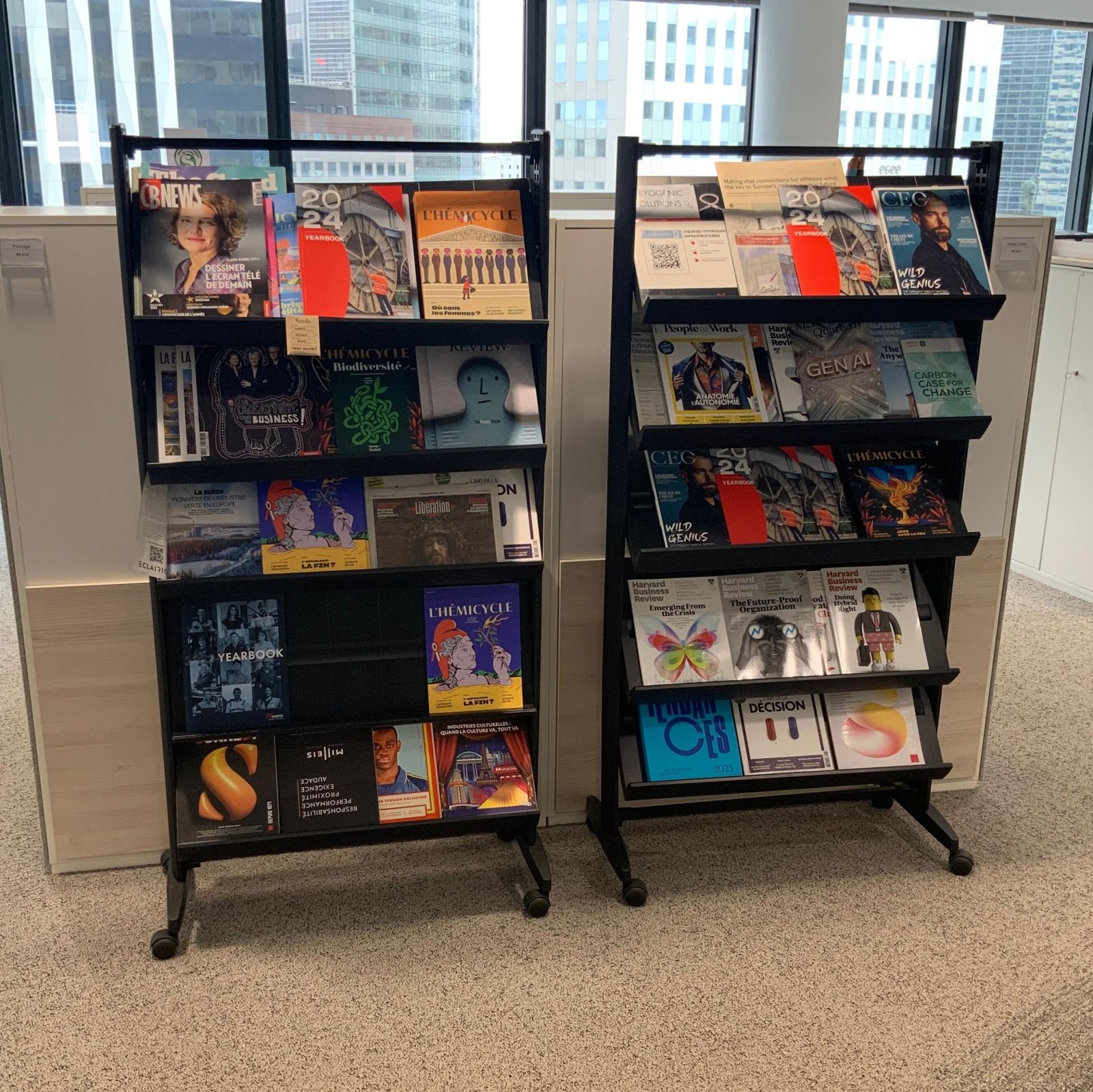 Presentoir a revue plastique noir