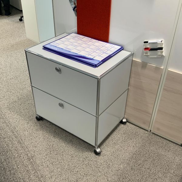 Meuble bas usm metal gris/chrome