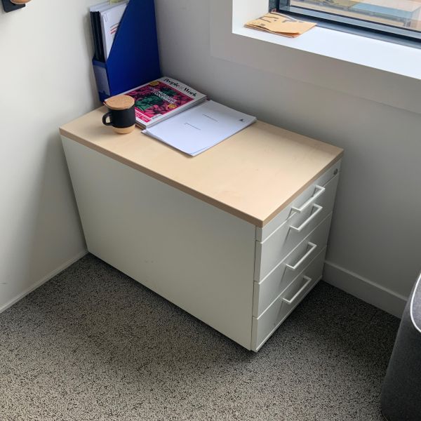 Caisson bas konig neurath bois / metal bois / blanc