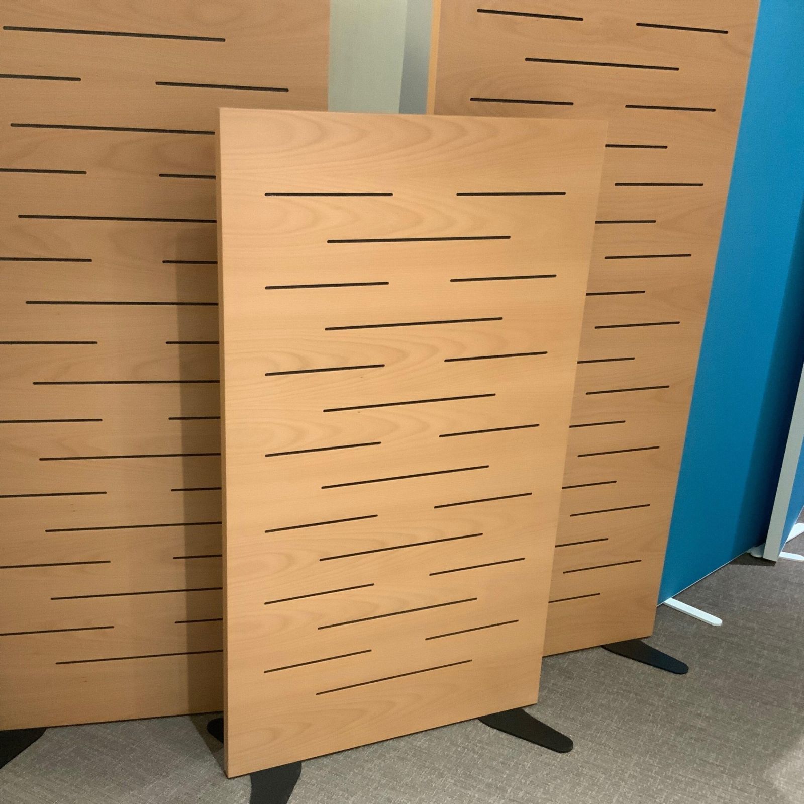 Panneau de separation bois / metal bois