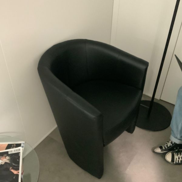 Fauteuil d'accueil cuir noir