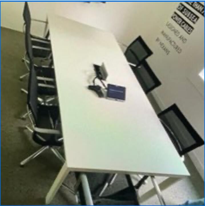 Table rectangle bois / metal blanc/chrome/noir