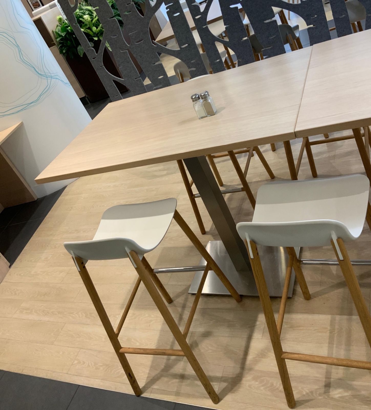 Table haute bois / metal bois / chrome