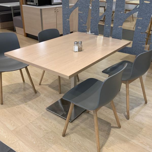 Table réctangulaire bois / metal bois / chrome