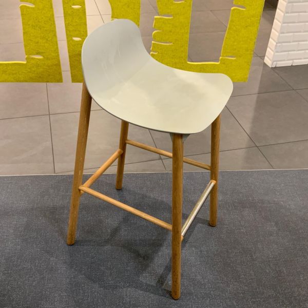 Chaise haute restaurant kristalia bois / bois bois /blanc