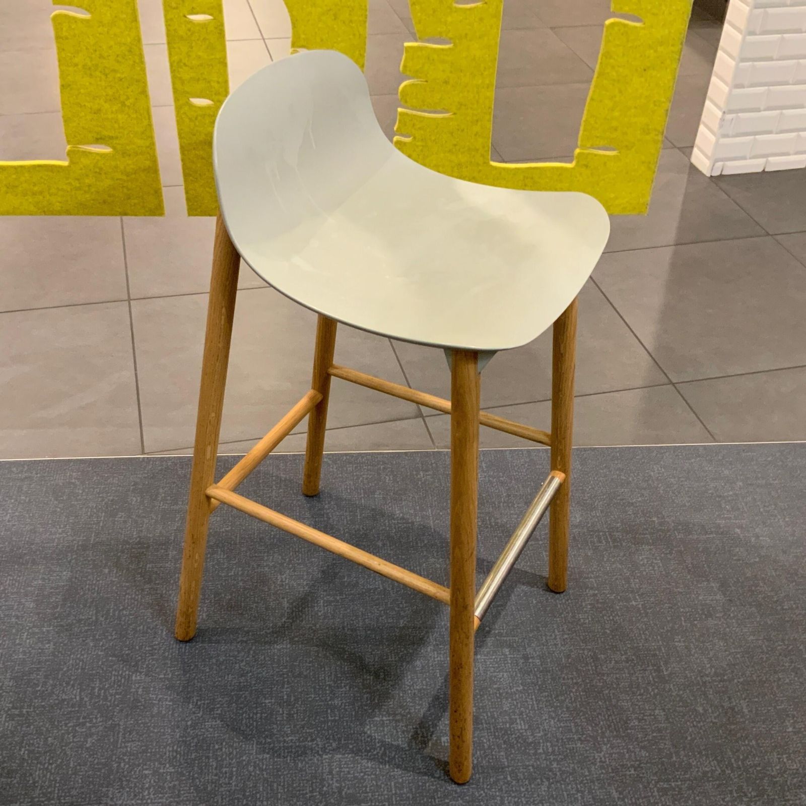 Chaise haute restaurant kristalia bois / bois bois /blanc